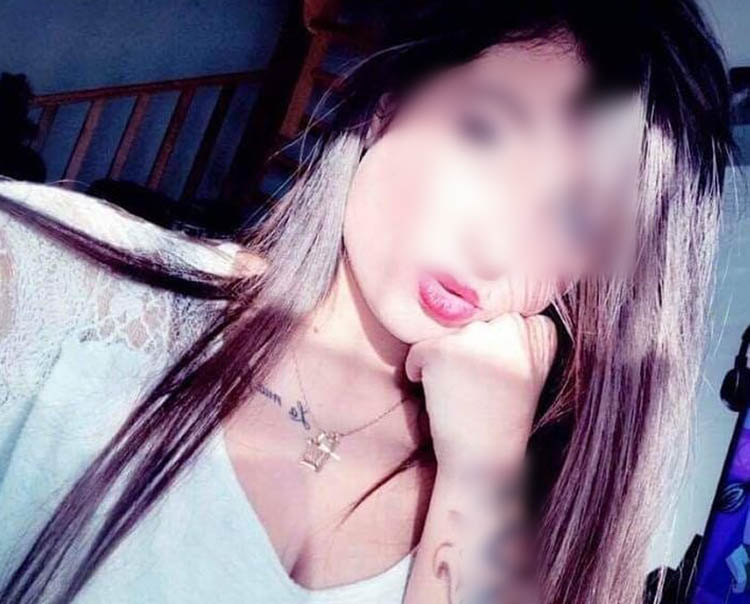 Chieuse rebelle en couple ch mec alpha pour venir punir ma chatte à domicile